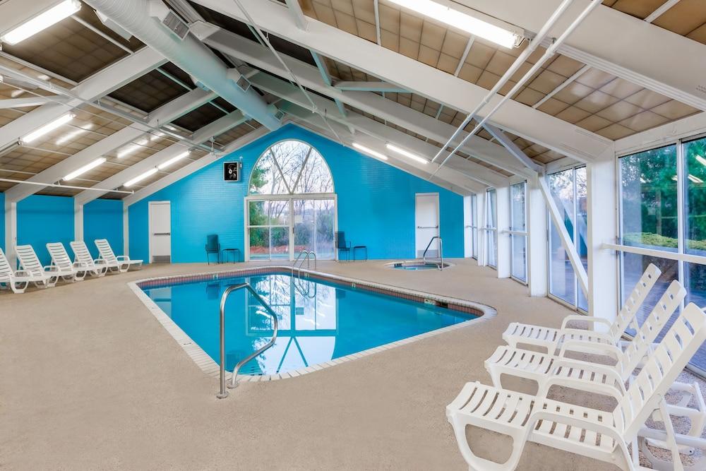 Wingate By Wyndham Canton-Hall Of Fame Extérieur photo